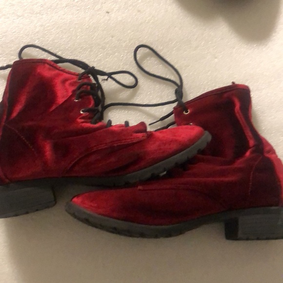 Burgundy velvet shoes -6/7 - Picture 10 of 11